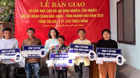 Hội Chữ thập đỏ tỉnh Khánh Hòa bàn giao 5 căn nhà tình nghĩa cho hộ nghèo